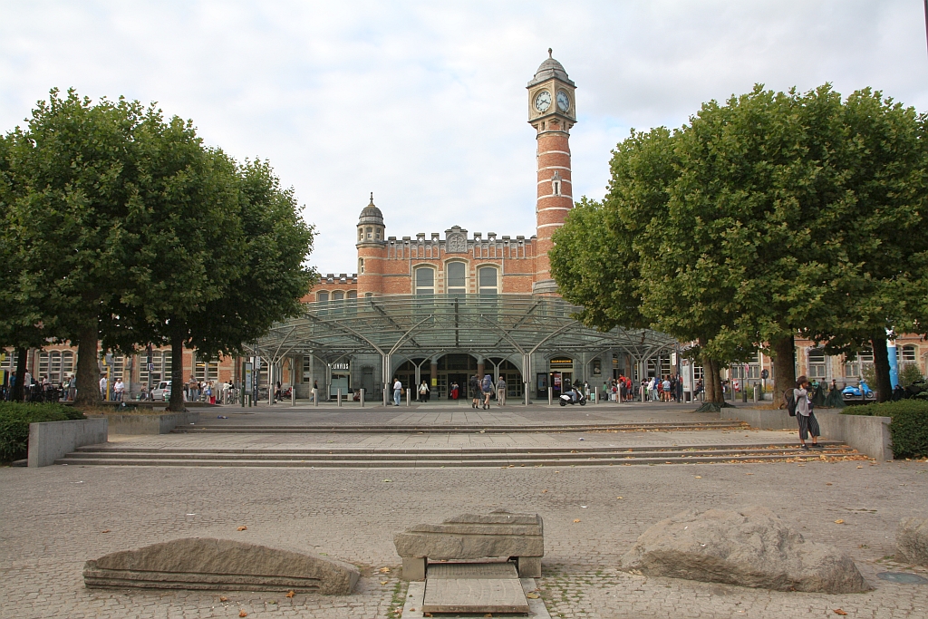 Vorplatzansicht des Gare Gent-Sint Pieters am 27.Juli 2026.