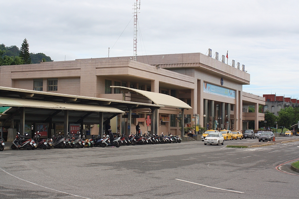 Vorplatzansicht der Taitung Station am 09.Juni 2014.