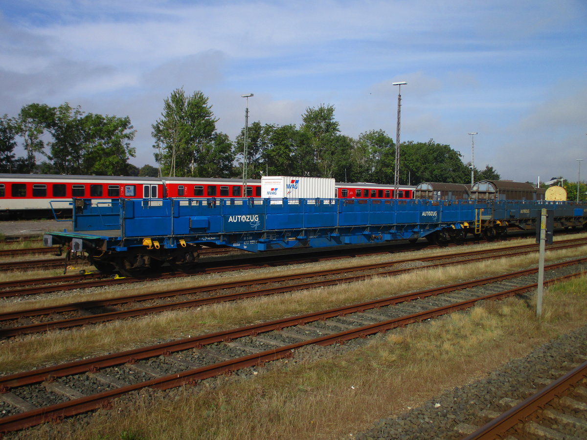 Vorrangig für die LKW Verladung von und nach Sylt im Einsatz dieser in Niebüll abgestellter Sps.Aufgenommen vom Bahnsteig am 21.September 2020.