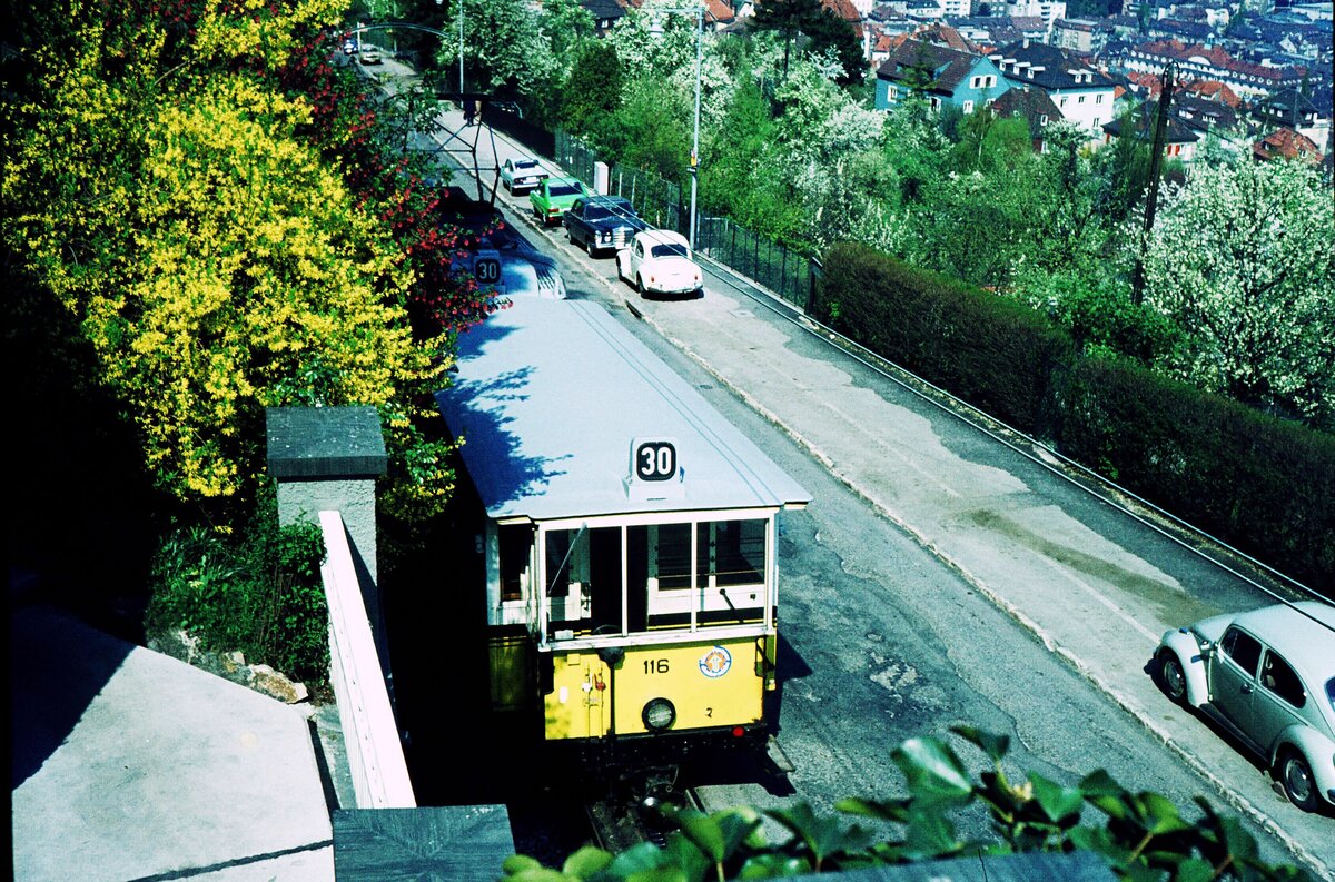 Vorstellwagen 116 ob. Pfaffenweg_April 1974_Rechts oben ist der Kaiserbau am Marienplatz zu sehen, das Ziel der Talfahrt.
