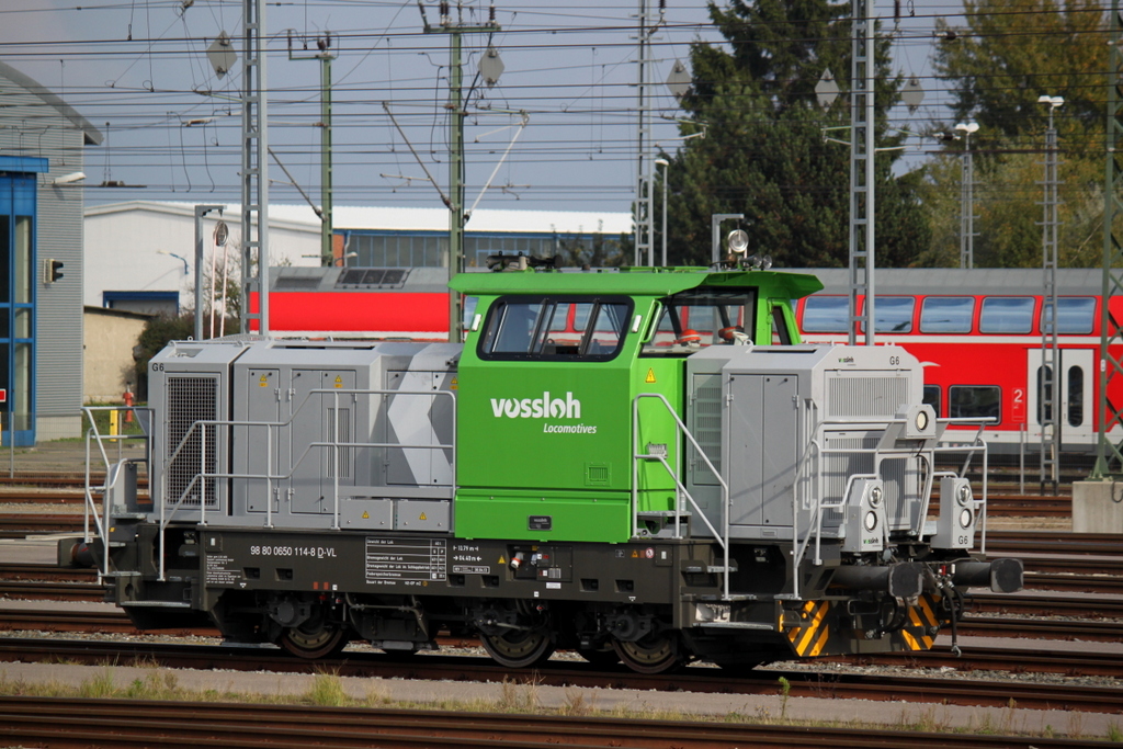 Vossloh-Lok G6(650 114-8)stand am 13.10.2013 einsam im BW Rostock Hbf.