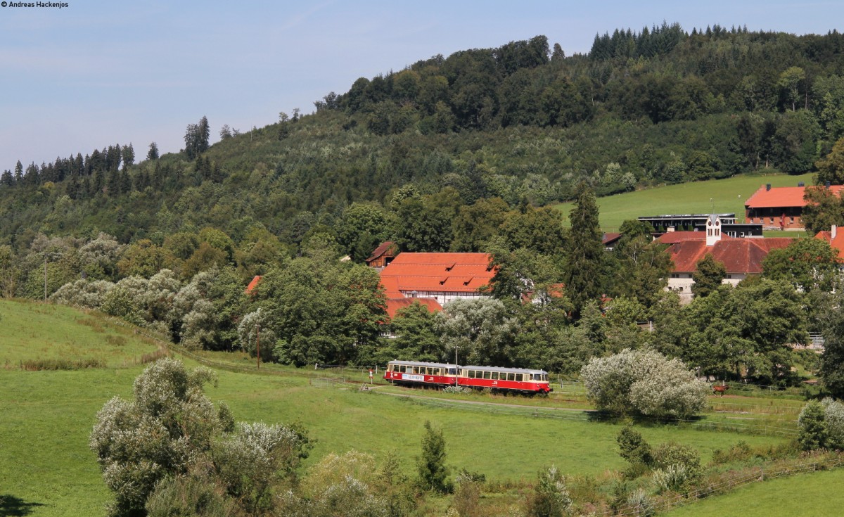 VS 14 und VT 8 der SAB als SAB-Sommerferien-Express (Offenhausen-Schelklingen) bei Grafeneck 21.8.13