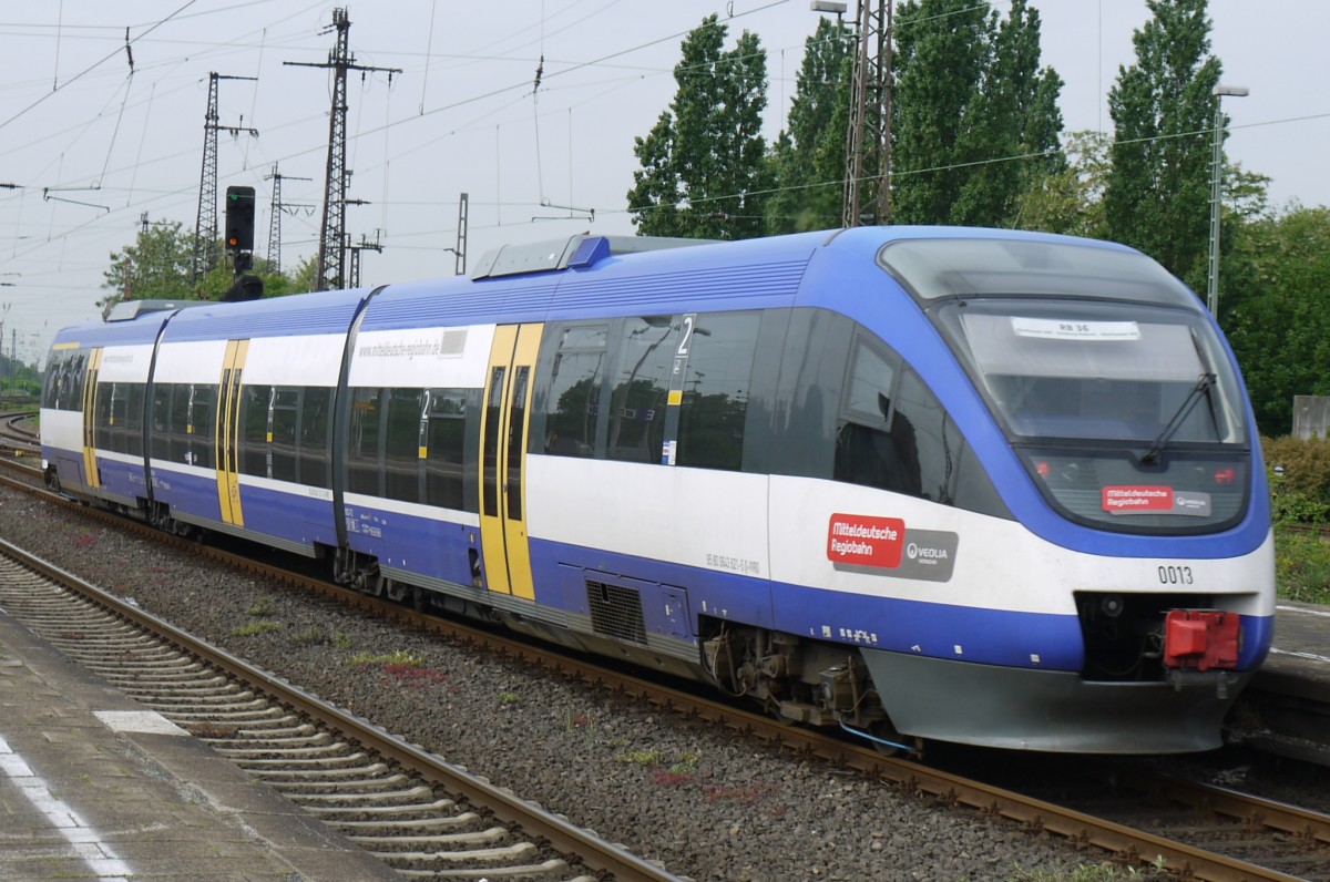 VT 0013 der Mitteldeutschen Regiobahn als NRW-RB 36 im Auftrag der NWB, Oberhausen Hbf, 18.5.11.