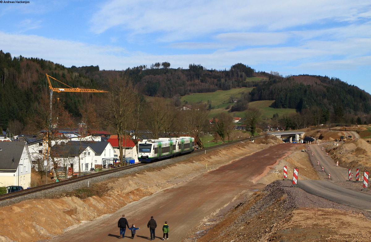 VT 011 und VT 004 als S 88368 (Freiburg(Brsg)Hbf-Elzach) bei Niederwinden 22.2.20