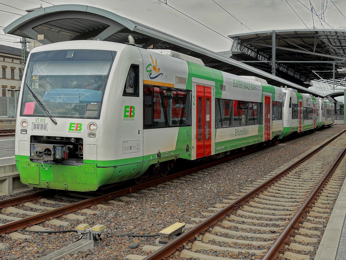 VT 012 mit VT 103 und VT 106 als Regionalzug steht im Bahnhof Erfurt am 29. August 2020.