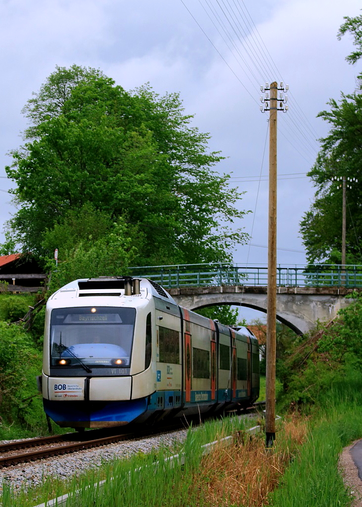 VT 101  der BOB fährt am 23.05.2016 bei Breitenbach in Richtung Fischhausen-Neuhaus