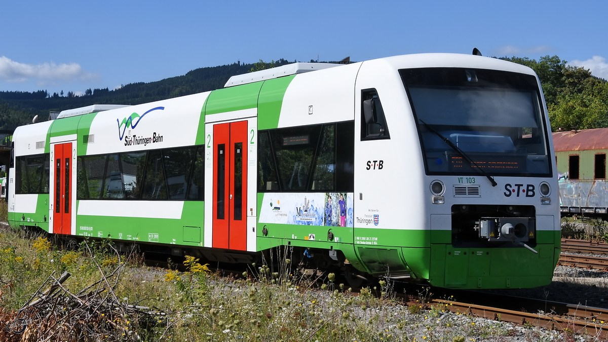 VT 103 der Süd-Thüringen-Bahn wartet auf Ihren nächsten Einsatz. (Ilmenau, August 2018)