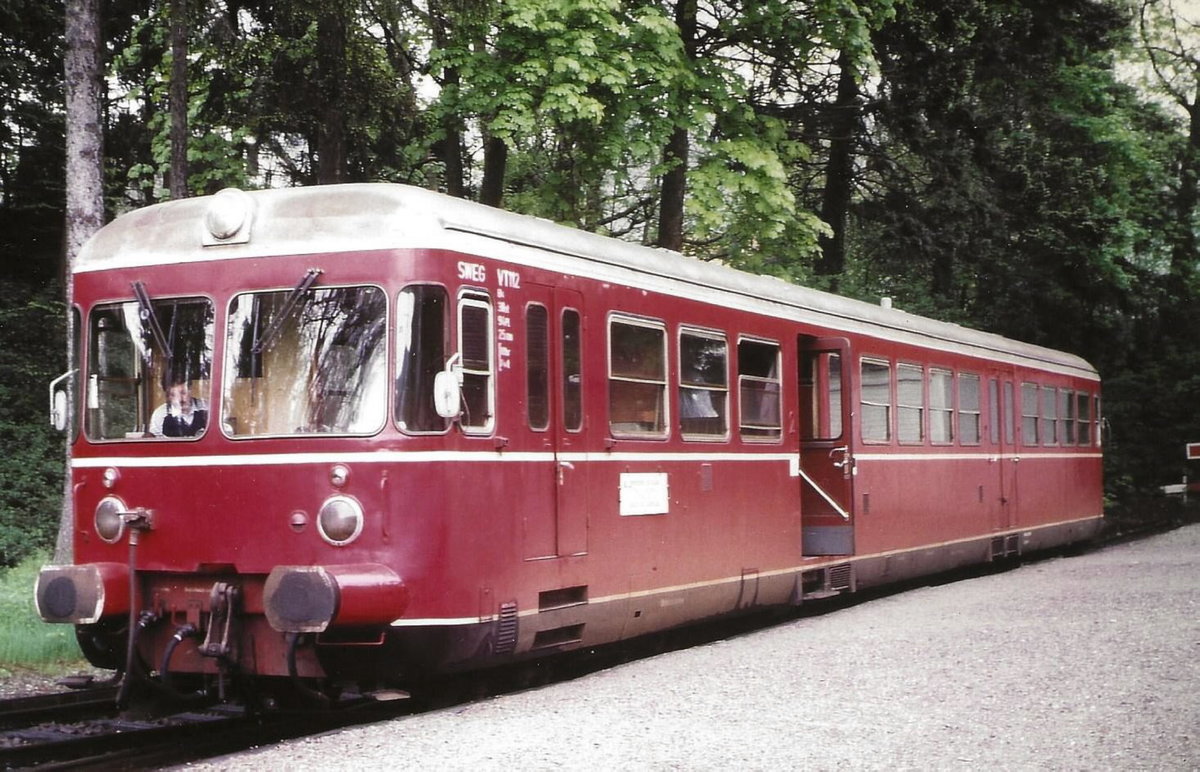 VT 112 der SWEG in Untermünstertal, der Endstation der Münstertalbahn, im Sommer 1987.