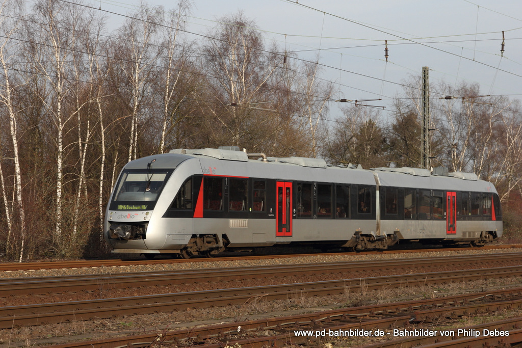 VT 121103 (Abellio) als RB46 in Richtung Bochum Hbf in Bochum Hofstede, 21. Januar 2015