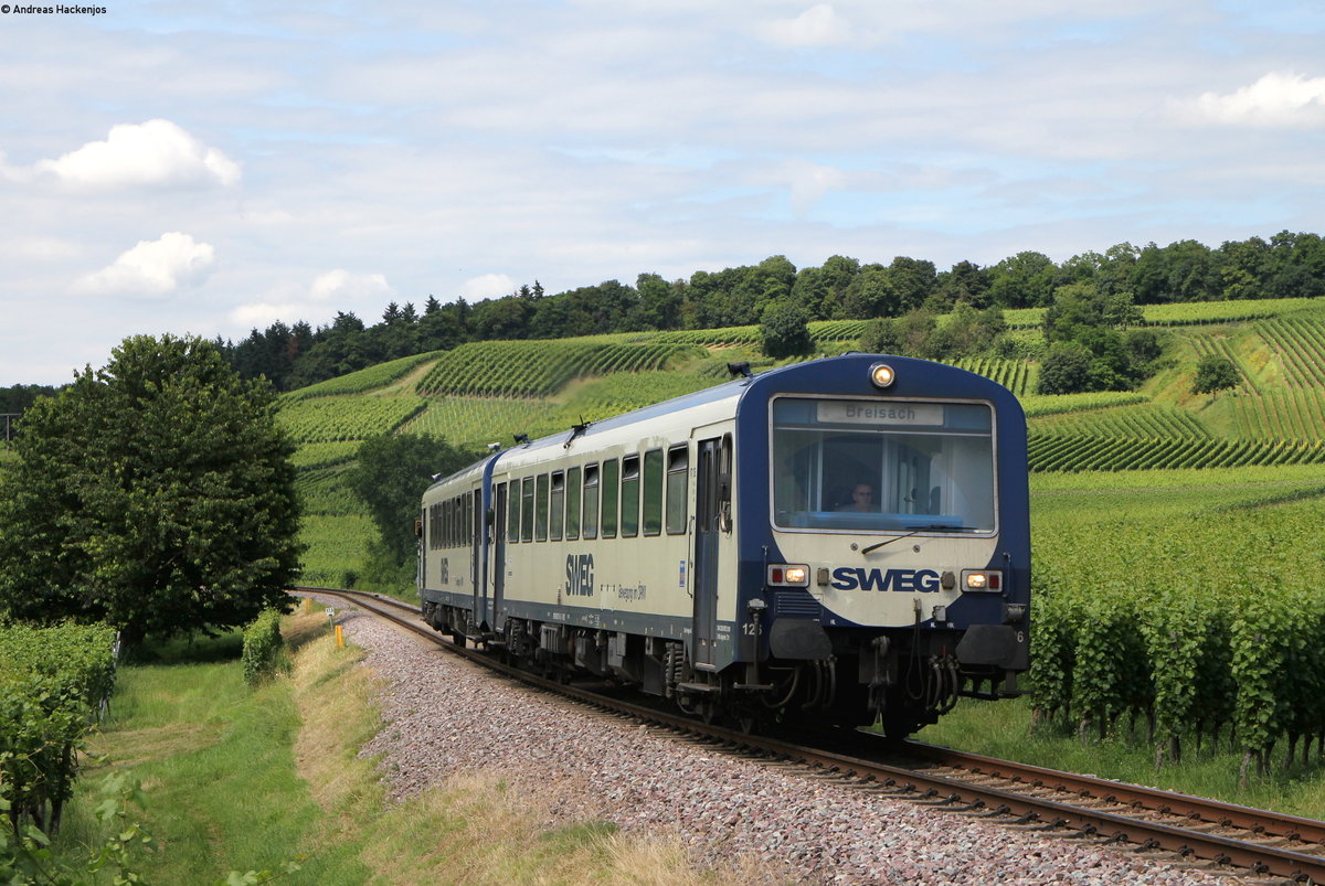 VT 126 und VS 202 als SWE74219 (Endingen-Breisach) bei Burkheim 4.7.16