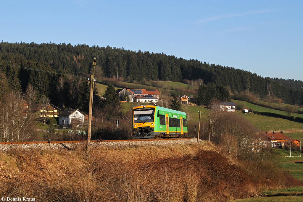 VT 17 der Waldbahn am 29.11.2014 bei Außenried.
