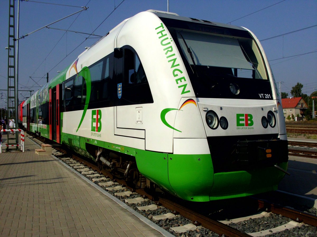 VT 201 bzw. BR 615 (Bombardier Itino) der Erfurter Bahn steht zur Besichtigung auf dem Werksgelände von Abellio Rail Mitteldeutschland zum 20. Sachsen-Anhalt-Tag in Sangerhausen. [10.9.2016]