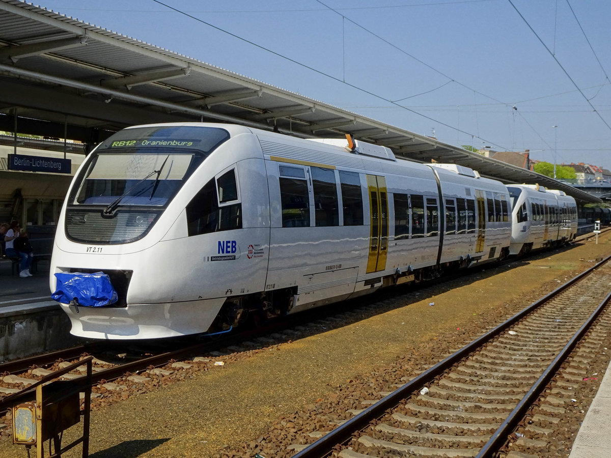 VT 2.11 mit einem weiteren VT als RB 12 nach Oranienburg in Berlin Lichtenberg, 18.04.2018.