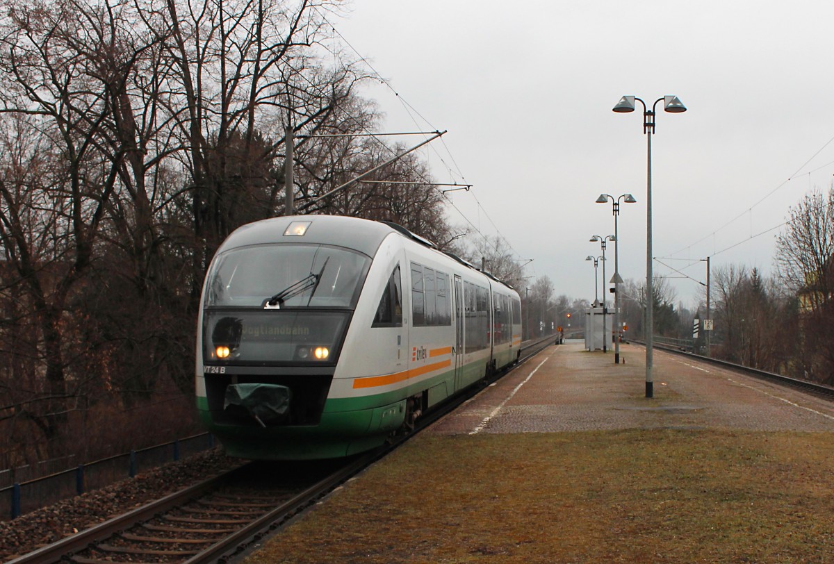 VT 24 der Trilex (Vogtlandbahn) fährt am 14.03.2015 durch Zwickau-Pölbitz nach Dresden Hbf. Der Triebwagen kam aus den Regentalwerken in Neumark/Sachs.