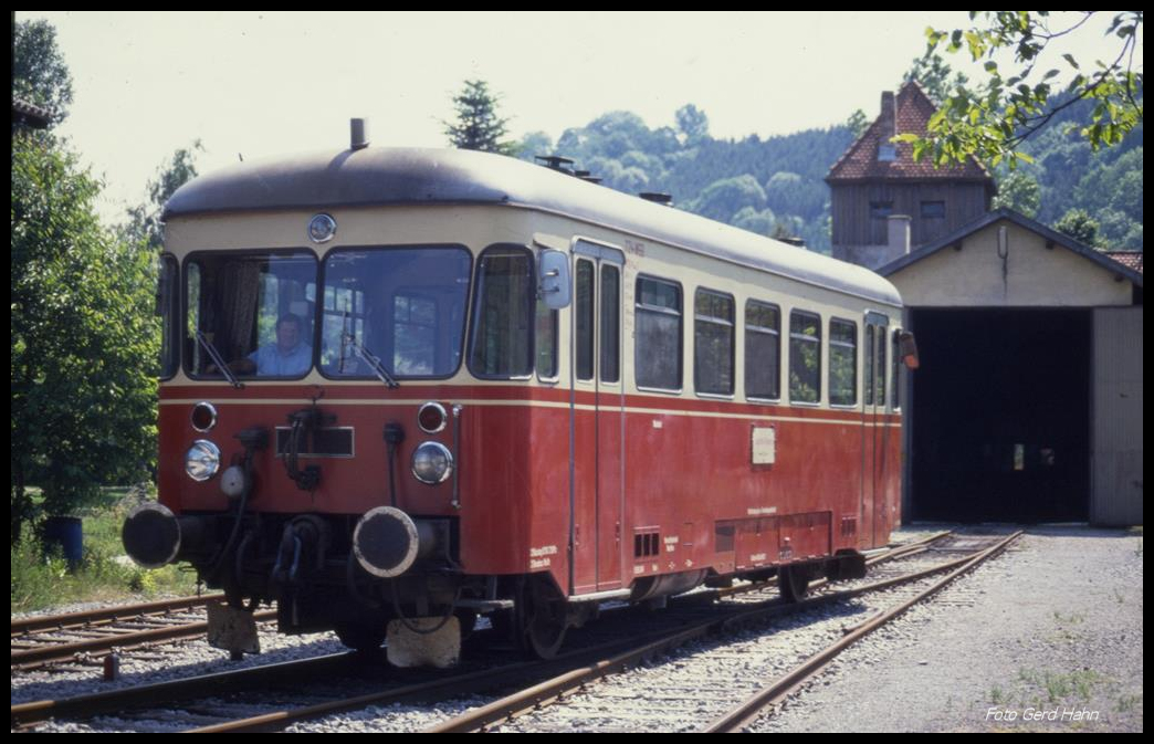 VT 24 der WEG am 27.5.1990 in Ohrnberg.