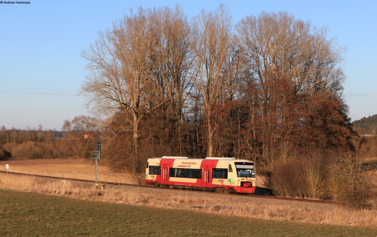 VT 250 als HzL 69762 (Rottweil - Bräunlingen Bf) bei Trossingen 27.2.22