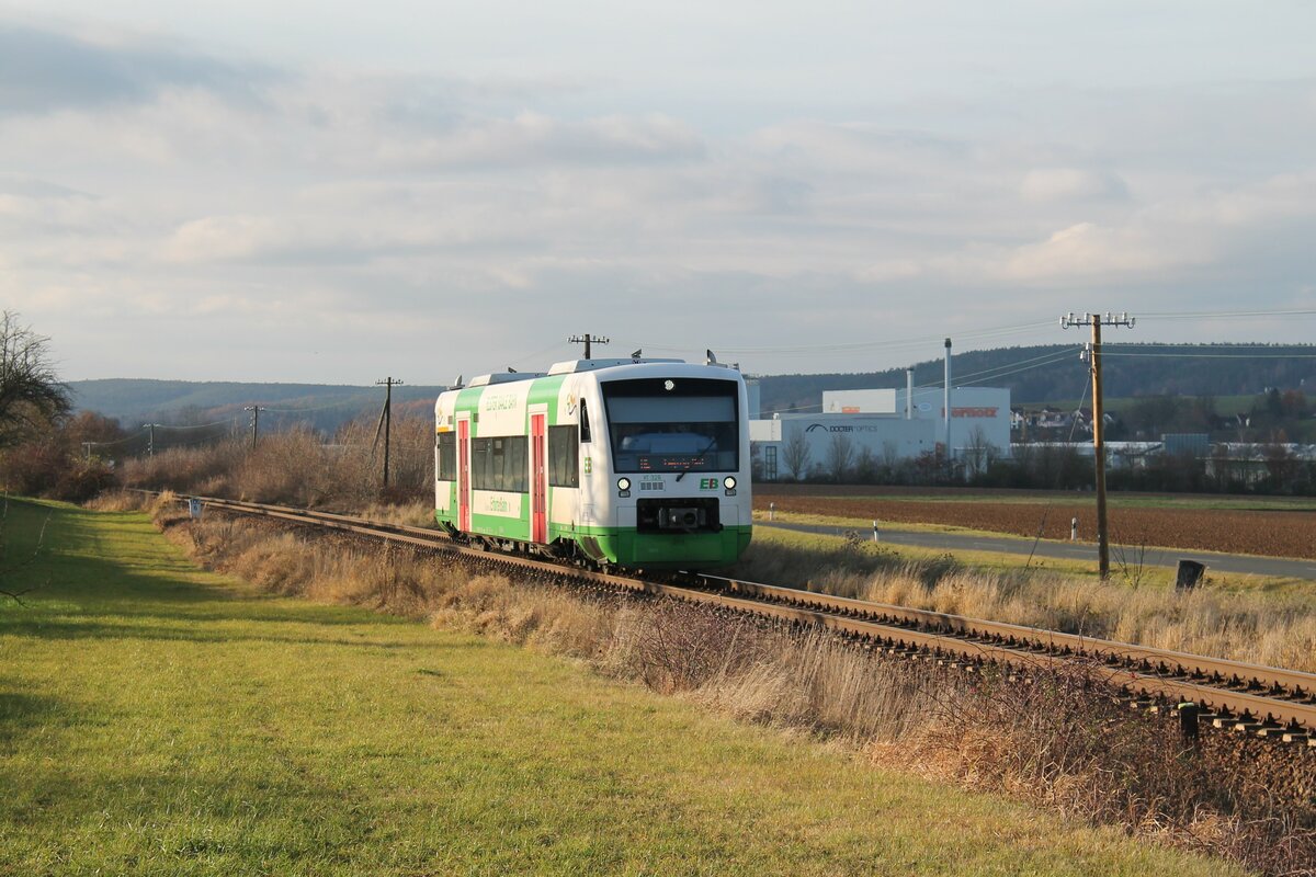VT 326 der Erfurter Bahn (EB) am 26.11.2021 bei Dreitzsch auf dem Weg nach Leipzig