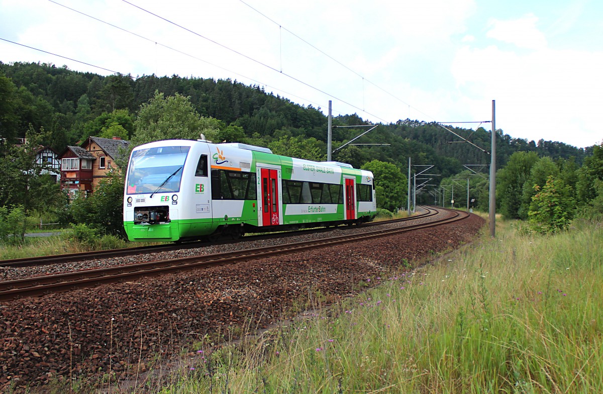 VT 328 (650 267-7) von der Erfurter Bahn ist am 11.07.2014 kurz vor dem nächsten Stop in Kaulsdorf (Saale), weiter geht die Reise des EB 81039 nach Blankenstein(Saale).