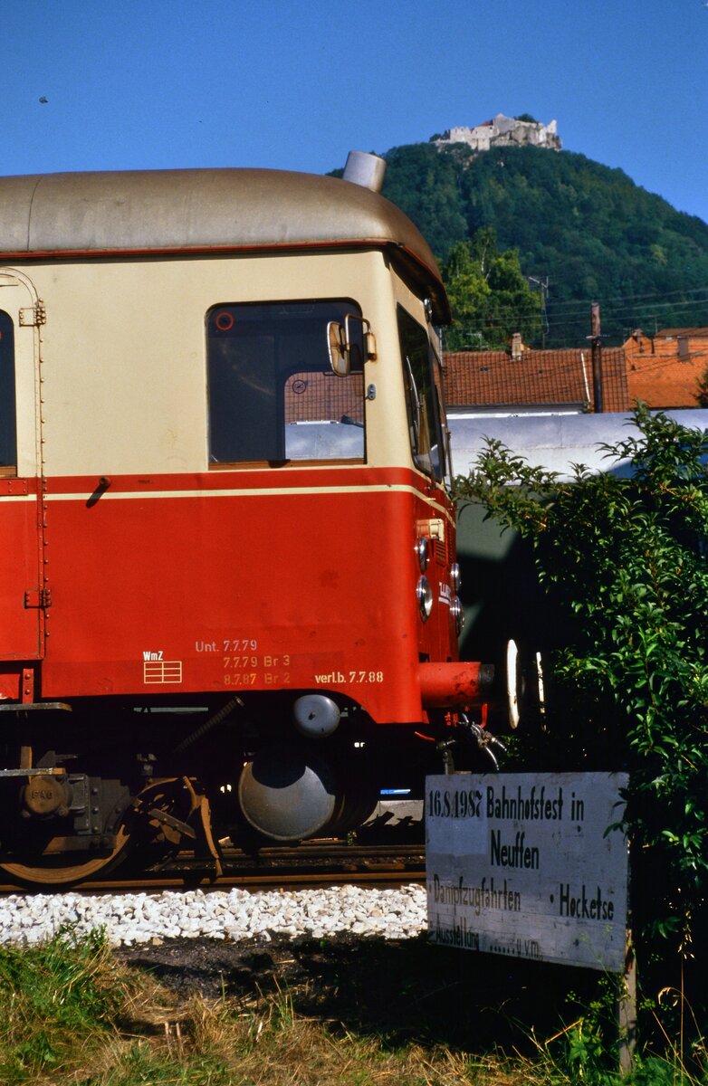 VT 401 (WEG), zuvor VT 11, ein Wagen der Tälesbahn. 1984 war das einer der ältesten noch eingesetzten VT der WEG. 