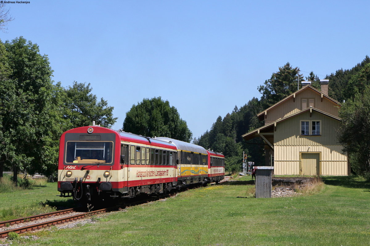 VT 43 und VT 42 als HzL87625 (Sigmaringen-Blumberg Zollhaus) in Riedöschingen 11.8.19
