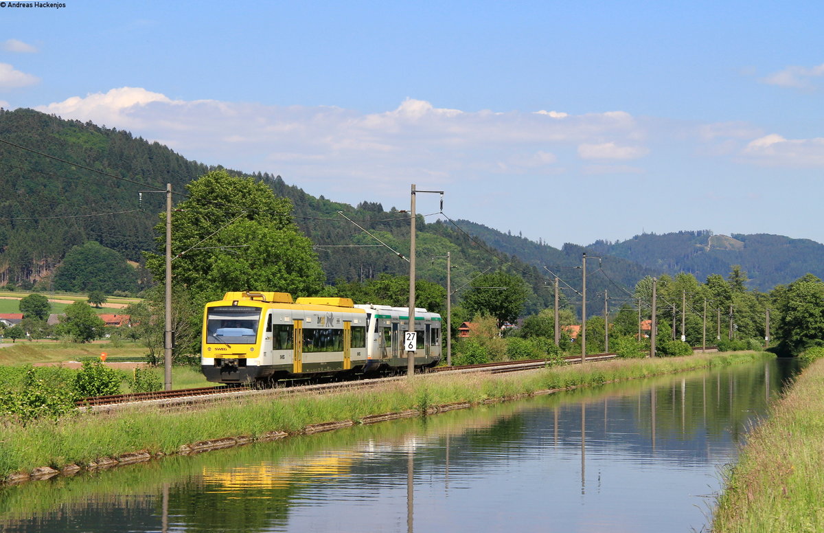 VT 519 und VT 528 als SWE87390 (Freudenstadt Hbf-Bad Griesbach(Schwarzwald)) bei Haslach 18.5.20
