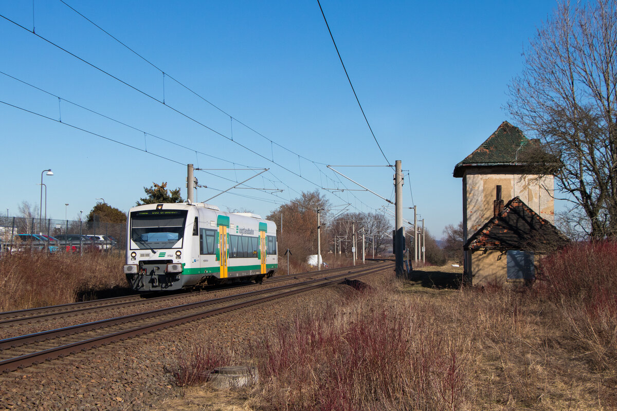 VT 563 am alten Stellwerk in Neumark 02.03.21.