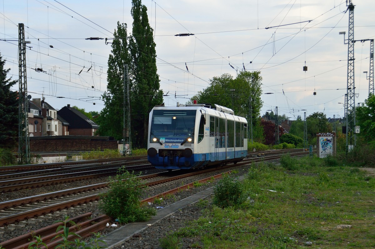 VT 6.003 der RTB als  RB 39 bei der Einfahrt in Rheydt Hbf. 22.4.2014