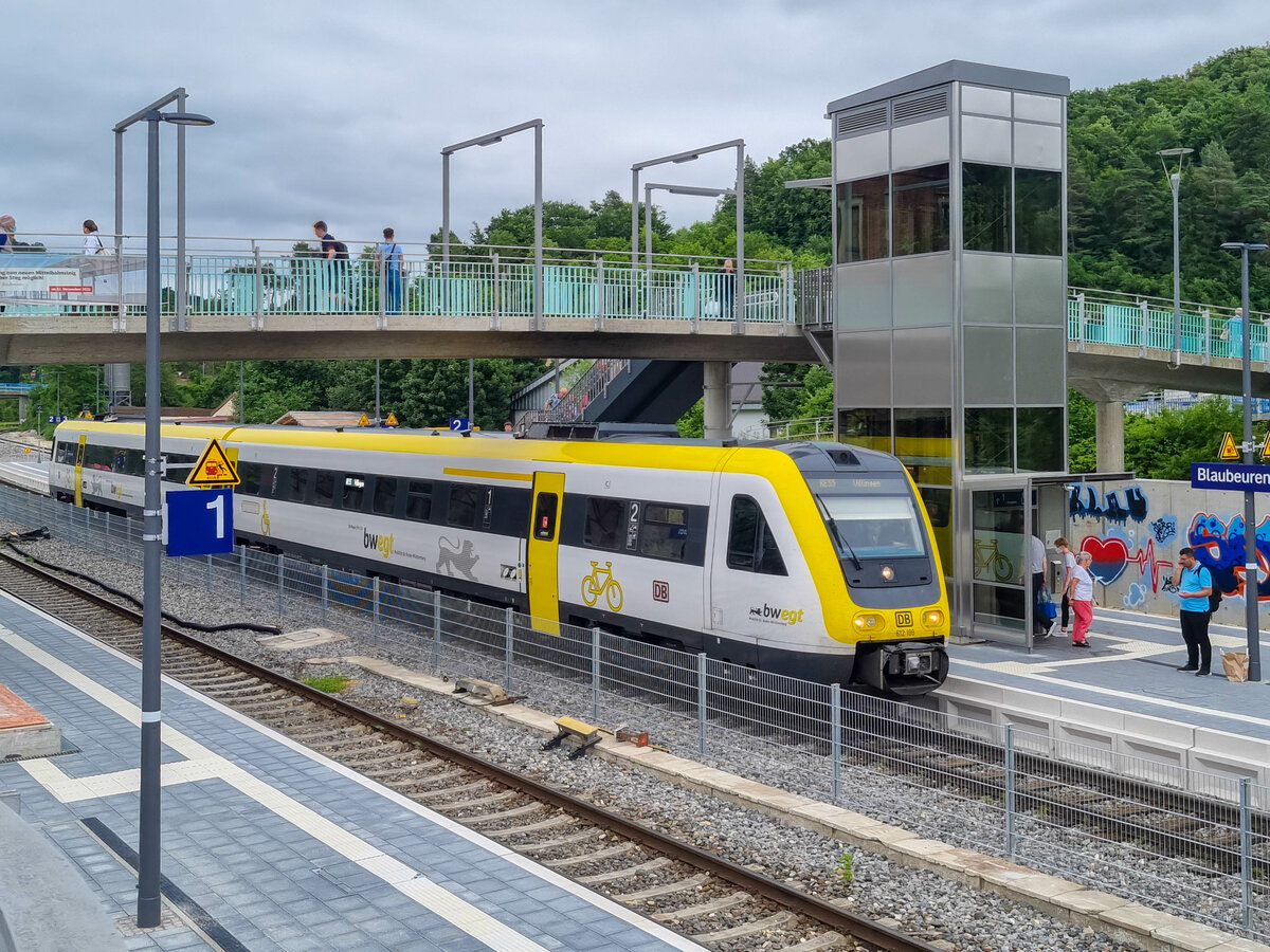 VT 612 109 mit dem RE 55 nach Villingen in Blaubeuren, 27.06.2022.