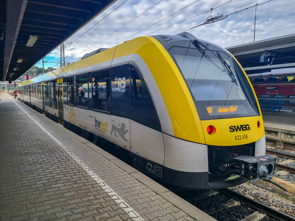 VT 622 456 mit der RS 5 nach Aalen Hbf in Ulm Hbf, 01.10.2022.