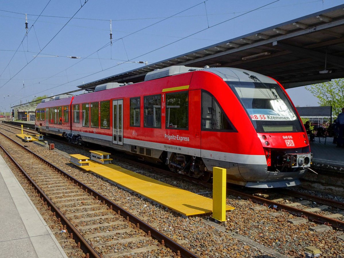 VT 648 616 steht mit der RB 55  Prignitz-Express  nach Kremmen in Hennigsdorf (b. Berlin), 18.04.2018.