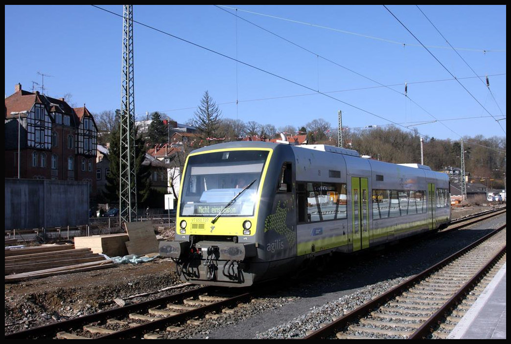 VT 650737 fährt hier am 23.2.2018 im HBF Coburg zur Abstellung auf ein Nebengleis.