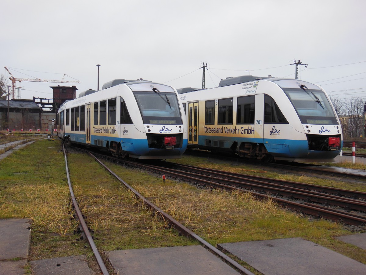 VT 701 und VT 703 der EX Ostseeland Verkehr GmbH  im Eisenbahn und Technikmuseum Schwerin am 15.12.2013