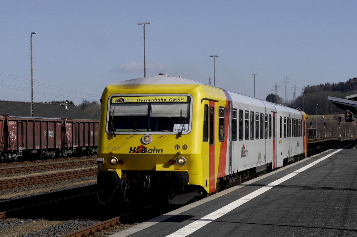 VT 72 A/B (629 072/628 072) der HLB verlässt den ICE-Bahnhof Montabaur in Richtung Siershahn (RB 29). Aufnahme vom 11.3.15.
