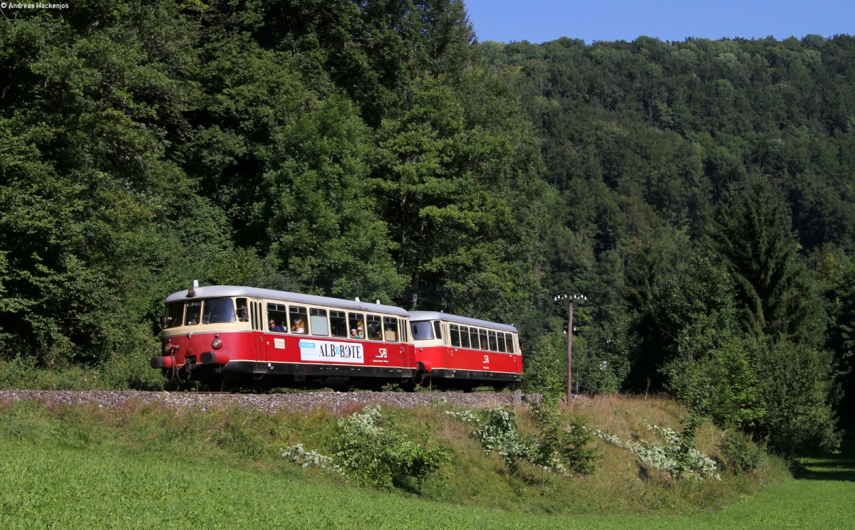 VT 8 und VS 14 der SAB als SAB-Sommerferien-Express Schelklingen-Offenhausen) bei Sondernach 21.8.13
