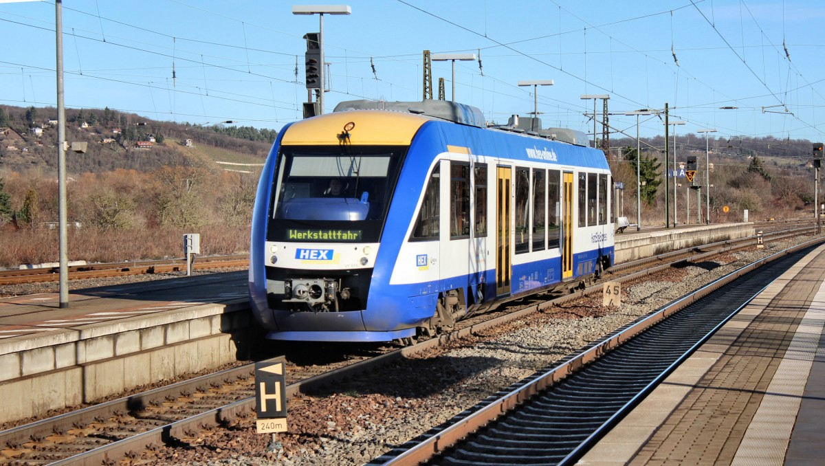 VT 875 des HEX war am 07.01.2014 als Werkstattfahrt unterwegs und passiert gerade Naumburg/S. Hbf in Richtung Bad Kösen.