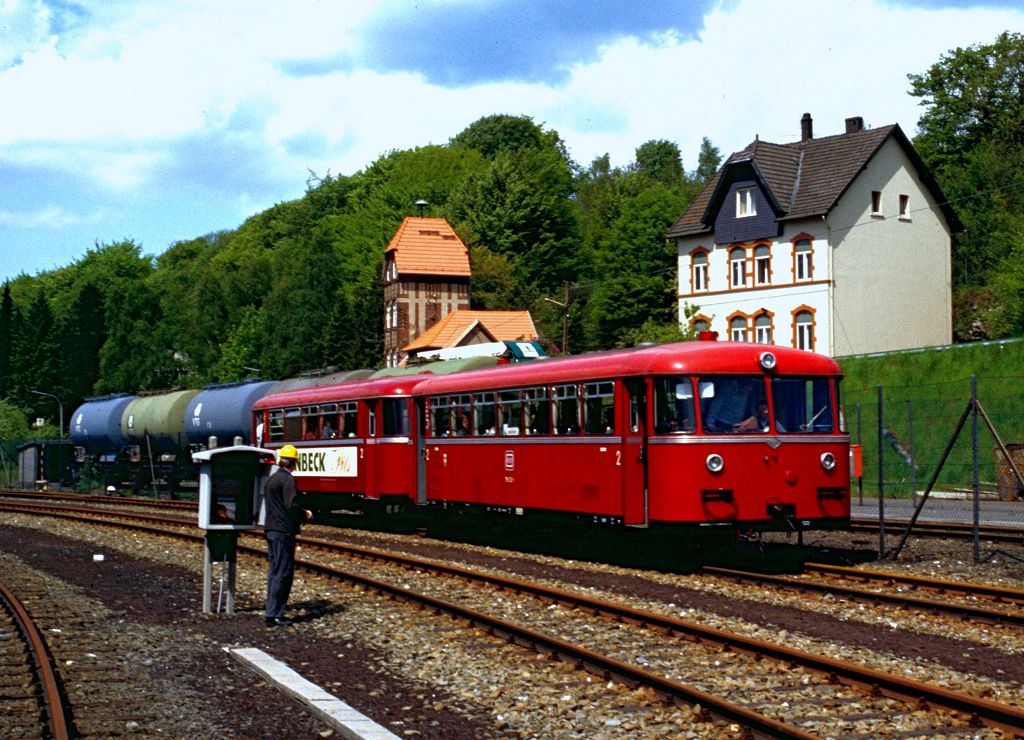 VT 95 122 der Museumseisenbahn Hamm am 13.05.1989 im Bf. Sundwig