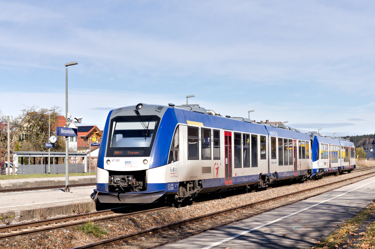 VT157+163 als RB77 nach Füssen am 07.11.2021 in Biessenhofen. 
