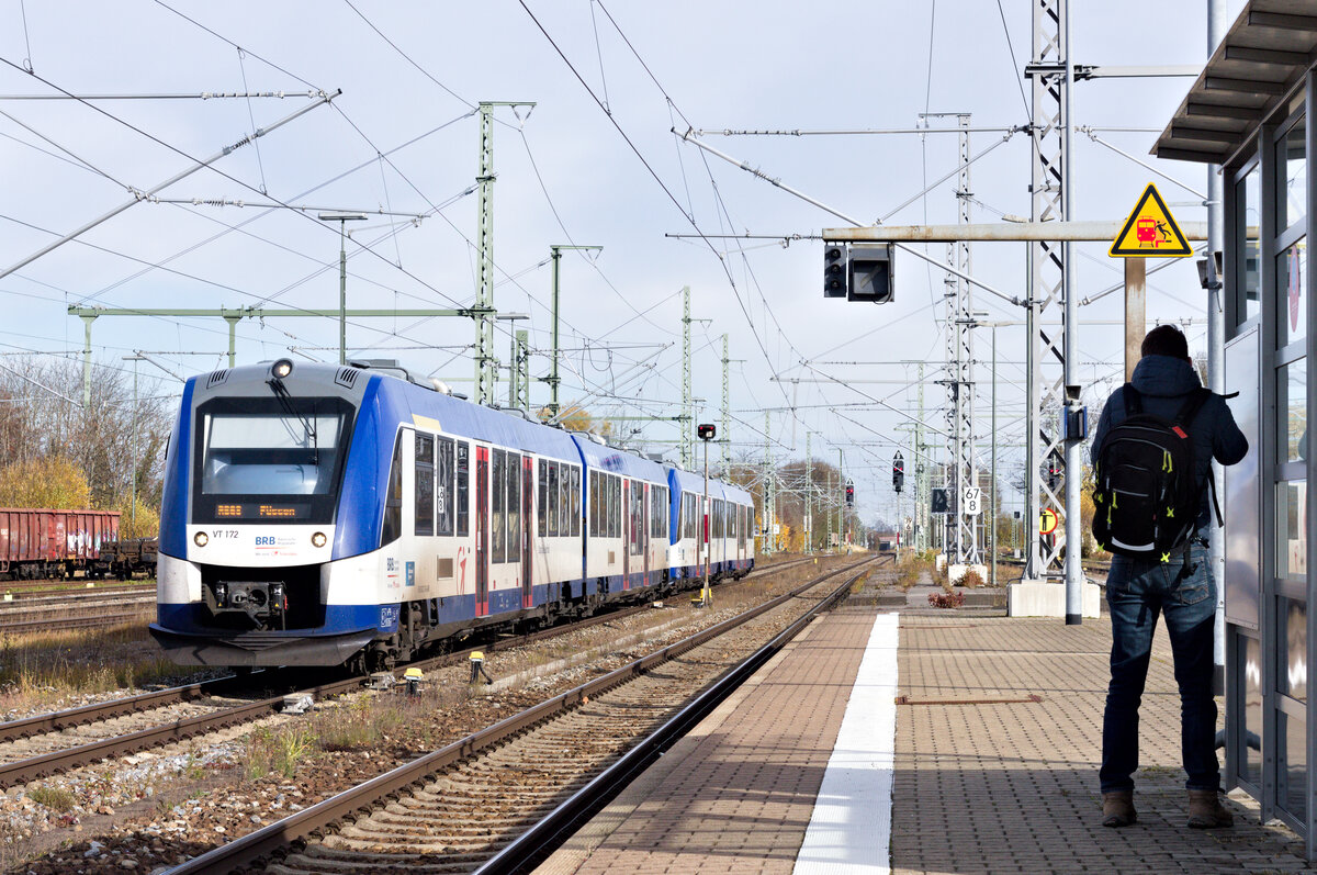 VT172+xxx als RB68 München-Füssen am 07.11.2021 in Buchloe. 