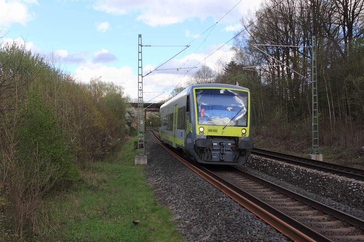 VT650.711 Agilis in Michelau/ Oberfranken am 15.04.2016. (Bild entstand vom Ende des Bahnsteigs)
