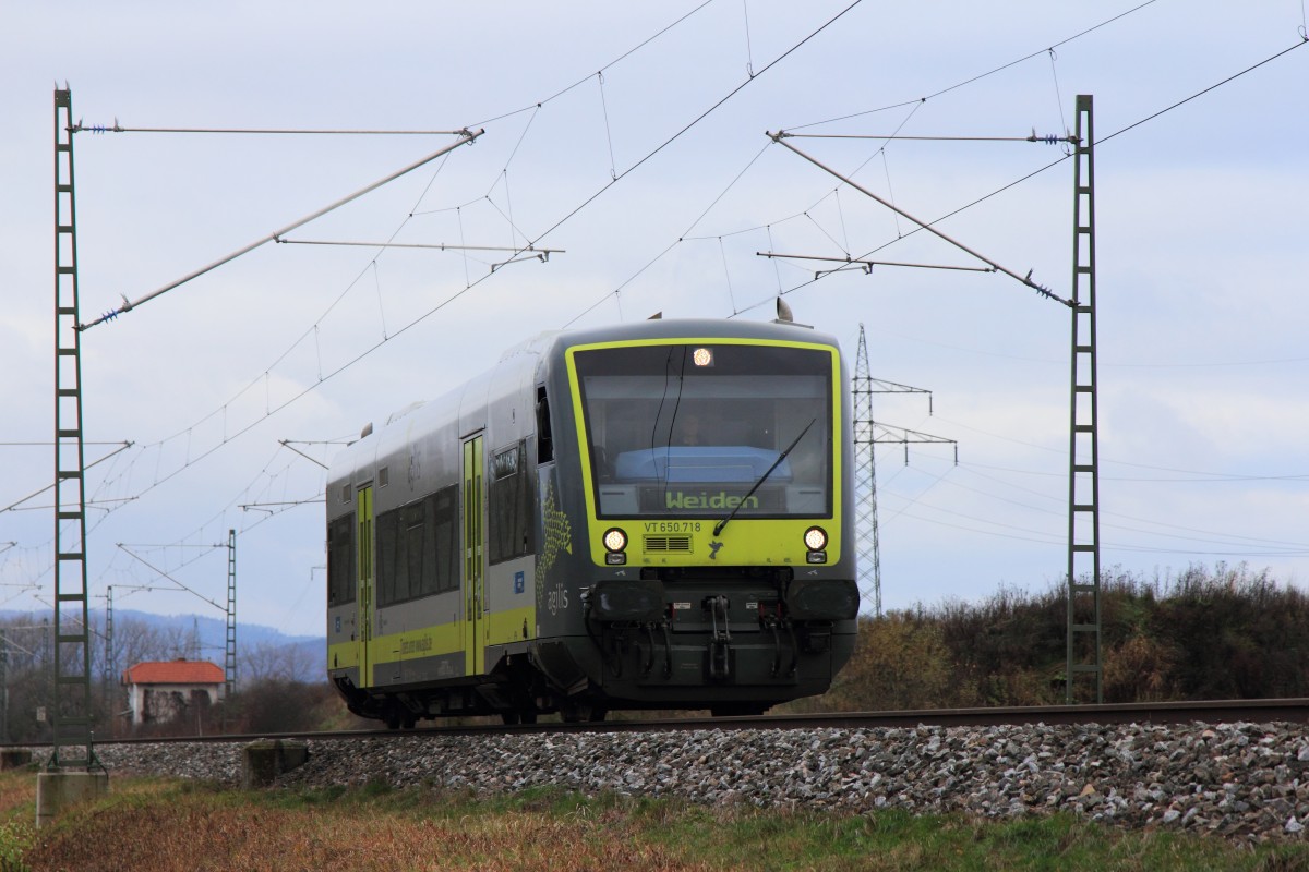 VT650.718 Agilis bei Gruben am 21.11.2015.