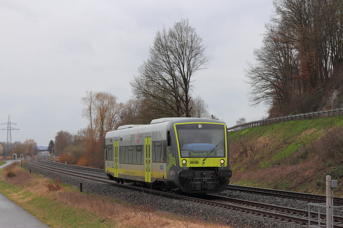 VT650.734 Agilis bei Burgkunstadt am 30.03.2016.
