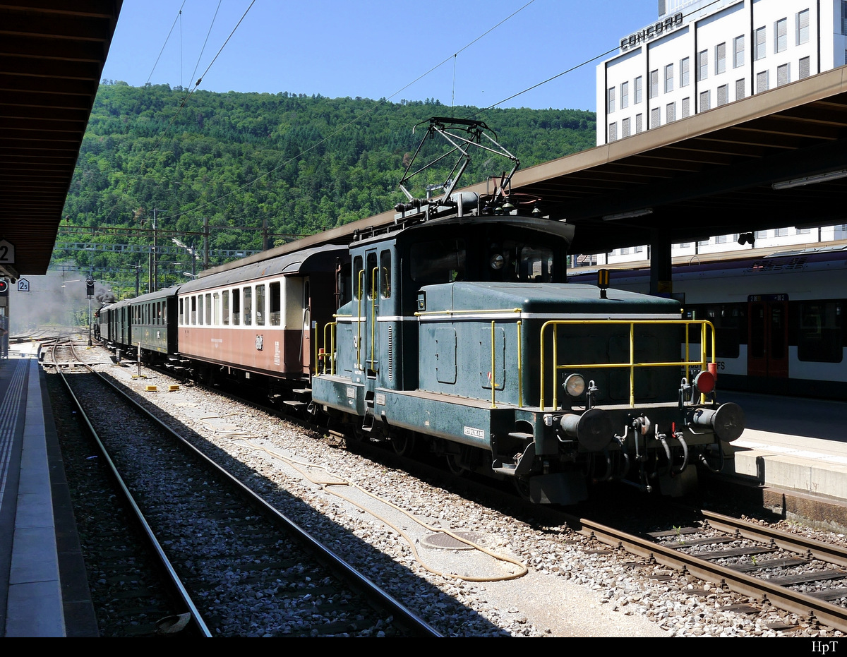 VVT / RVT - Be 4/4  1 ( 417 301 ) bei Rangierfahrt mit Extrazug im Bahnhof Biel am 29.06.2019