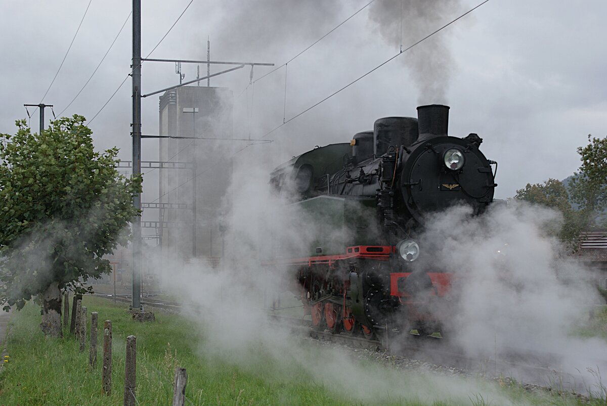 VVT Association Vapeur Val-de-Travers: TKp 16  Śląsk  beim Umsetzen, Westseite der Station, Les Verrières, 21. September 2025.