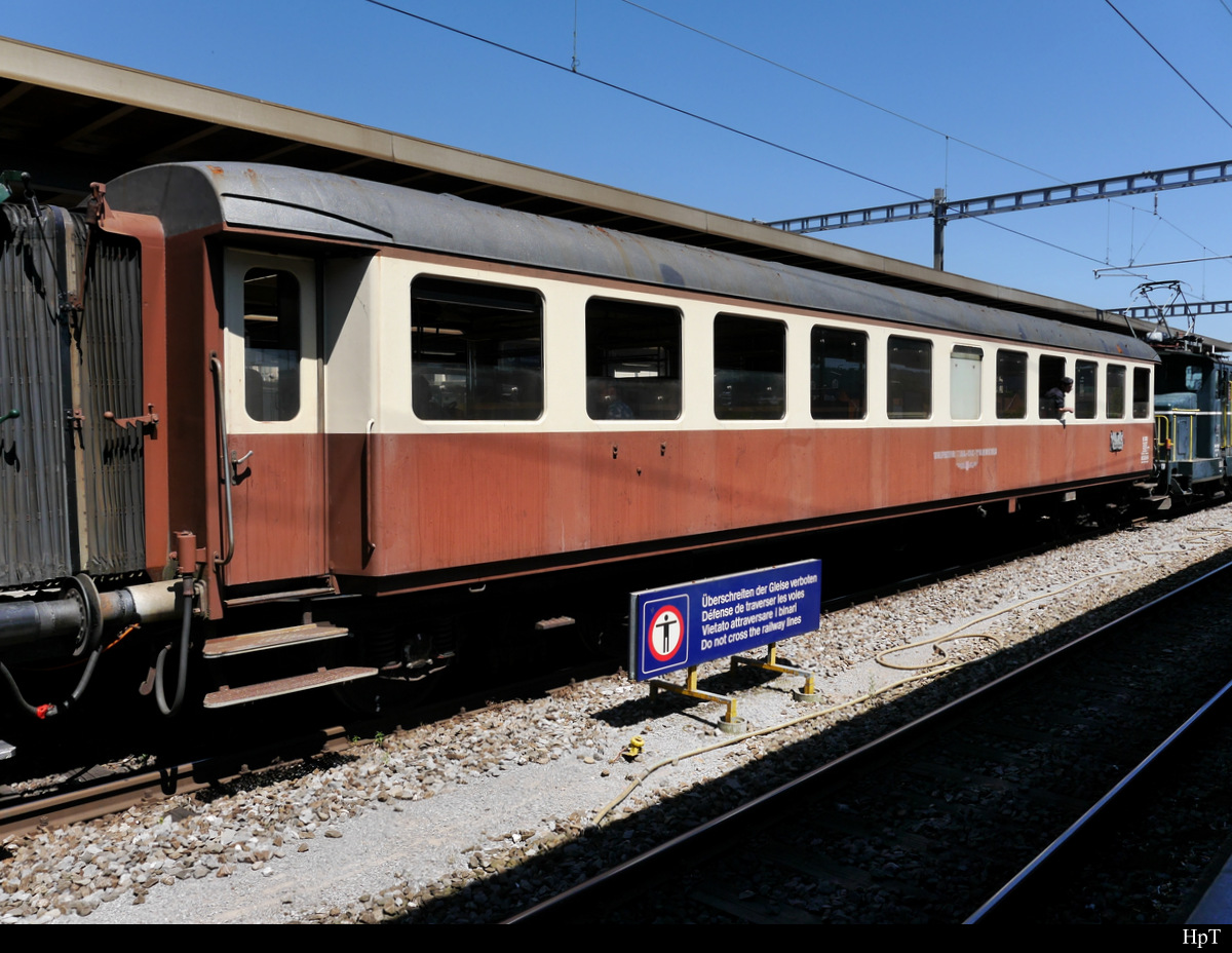 VVT - Personenwagen 2 Kl. ( Ex SBB )  B 303 auf einer Extrafahrt im Bahnhof Biel am 29.06.2019