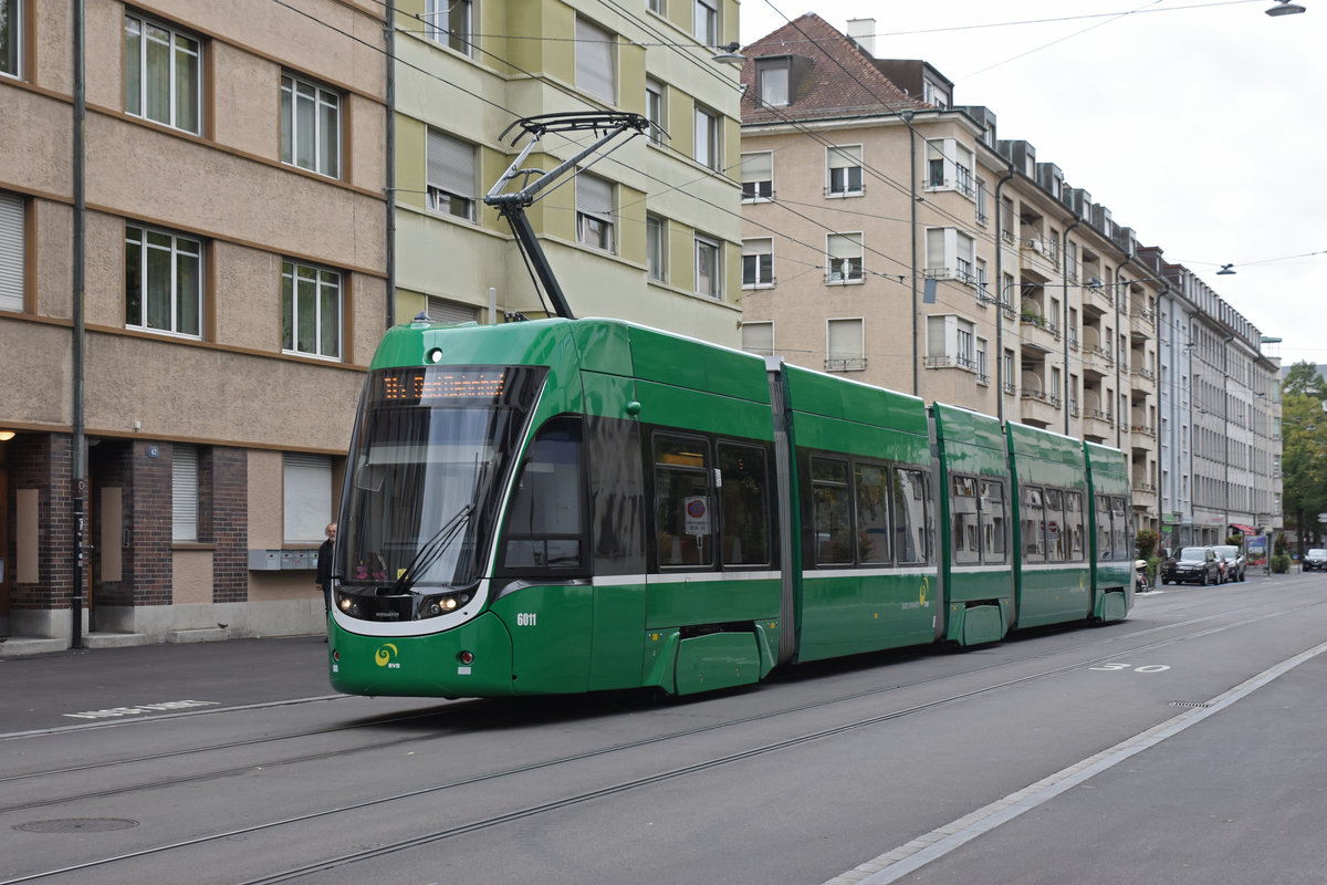 Während der Grossbaustelle am Bankverein, werden fast alle Linien umgeleitet oder verlängert. Am 30.09.2019 fährt der Be 4/6 Flexity 6011,auf der Linie 16, Richtung Endhaltestelle am badischen Bahnhof.