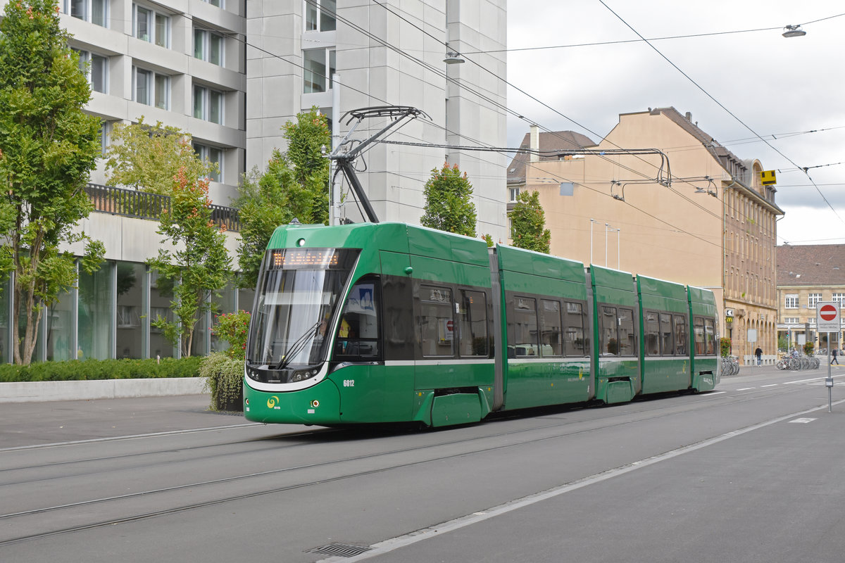 Während der Grossbaustelle am Bankverein, werden fast alle Linien umgeleitet oder verlängert. Am 30.09.2019 fährt der Be 4/6 Flexity 6012,auf der Linie 16, Richtung Haltestelle Gewerbeschule.