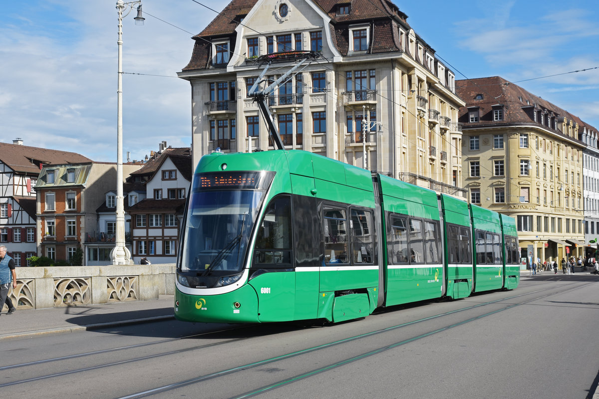 Während der Grossbaustelle am Bankverein, werden fast alle Linien umgeleitet oder verlängert. Am 01.10.2019 überquert der Be 4/6 Flexity, auf der Linie 16, die Mittlere Rheinbrücke. 
