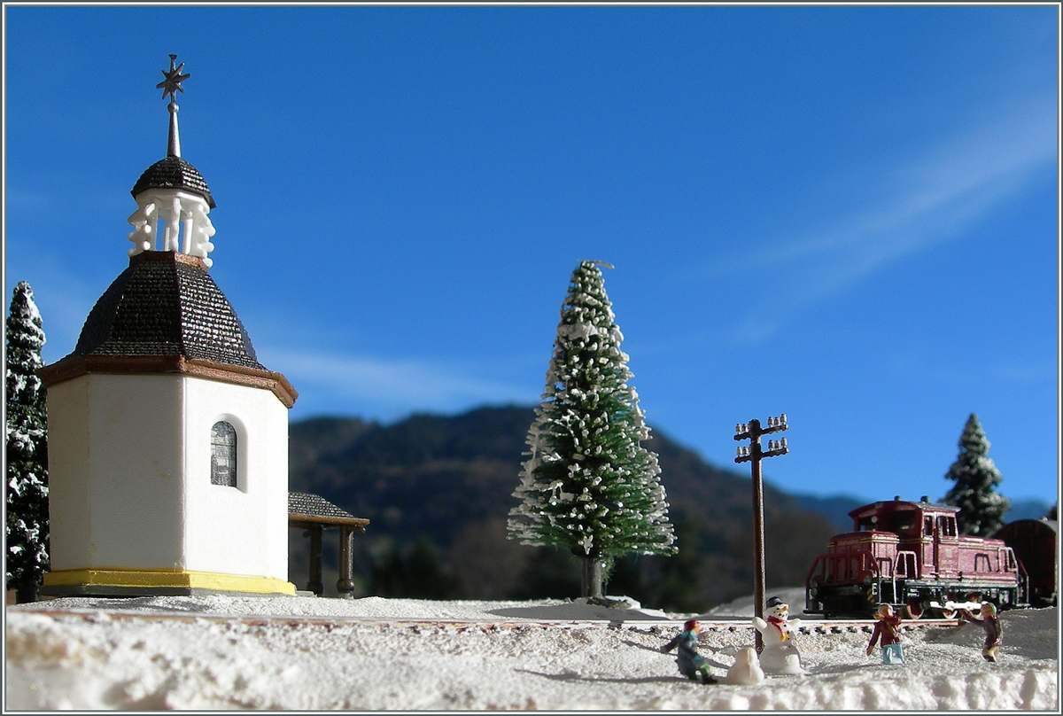 Während in der Kapelle der Chor schon übt, amüsieren sich die Kinder noch im Schnee - bald ist Weihnachten! 
21.12.2014

Ein gesegnetes Fest wünschen euch allen
Stefan und Christine
