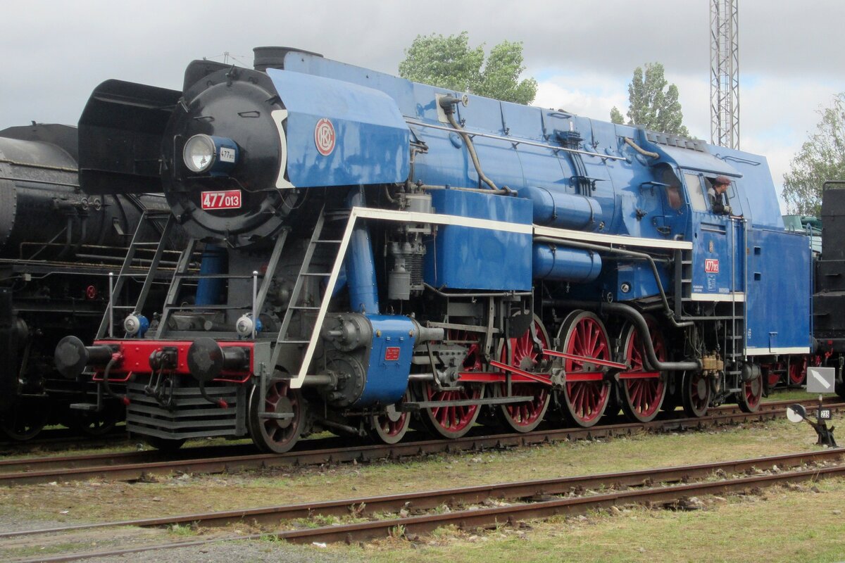 Während RENDEZ 2022 ist 477 013 -die einzige betriebsfähiger Papousek- anwesend in Bratislava-Vychod am 25 Juni 2022.