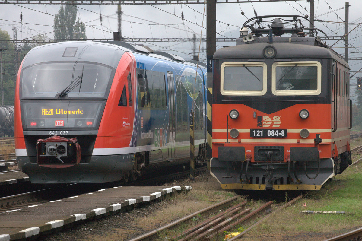 Währendessen 642 037 , sehr gut besetzt noch bis Litomerice mesto fahren muss, hat 121 084-8 Samstagsruhe in Usti nad nad Labem streckov. 16.09.2017 09:21 Uhr.